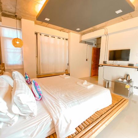 Luck Esan Loft Hotel Ubon Ratchathani Eksteriør billede