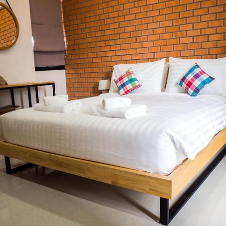 Luck Esan Loft Hotel Ubon Ratchathani Eksteriør billede
