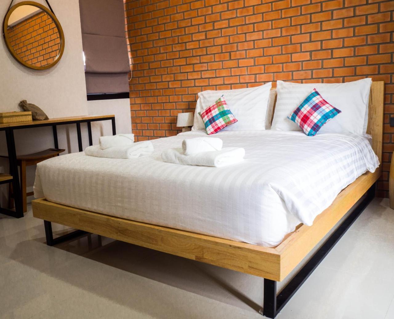 Luck Esan Loft Hotel Ubon Ratchathani Eksteriør billede