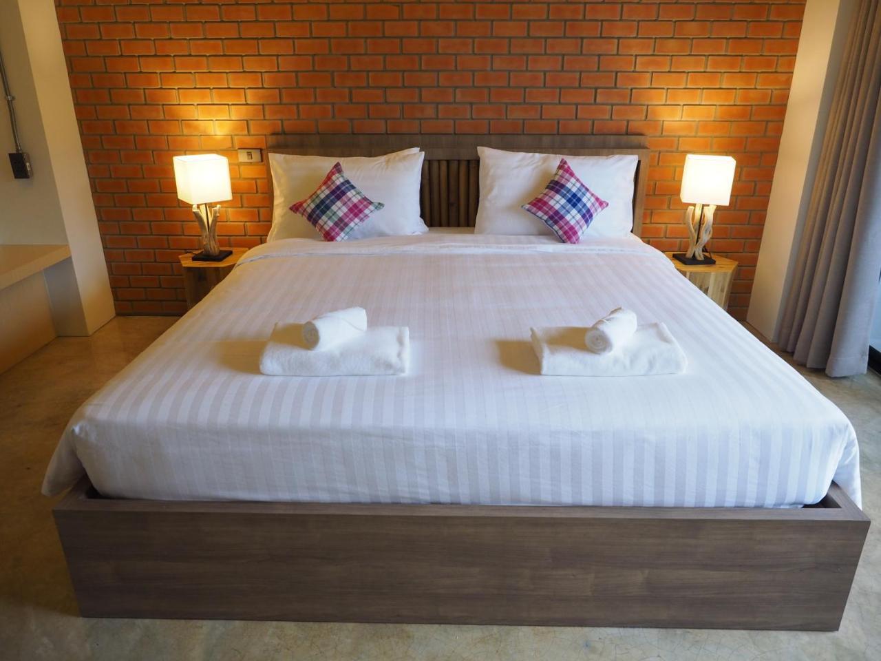 Luck Esan Loft Hotel Ubon Ratchathani Eksteriør billede