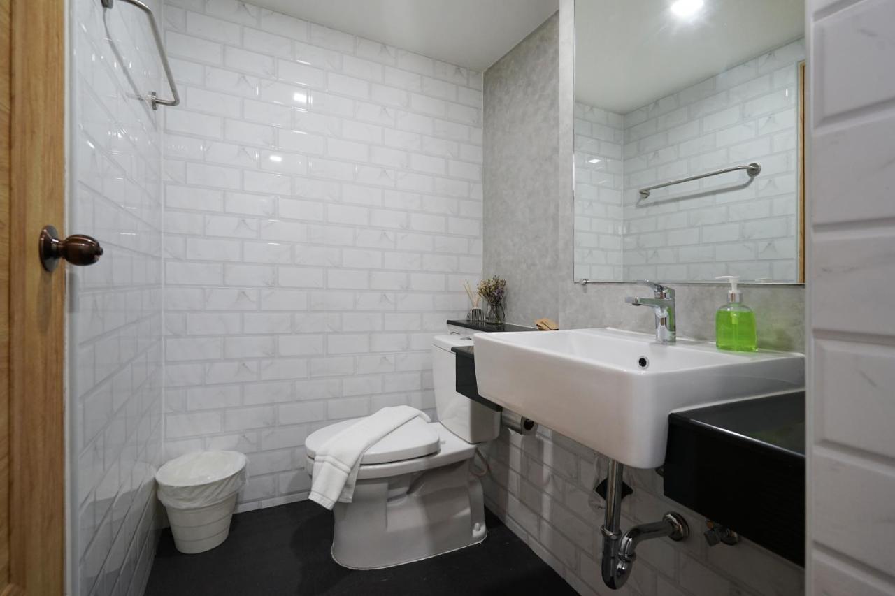 Luck Esan Loft Hotel Ubon Ratchathani Eksteriør billede